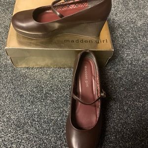 Madden girl Mary Jane wedge